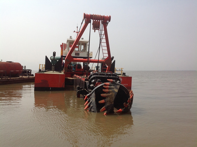 Cutter suction dredger